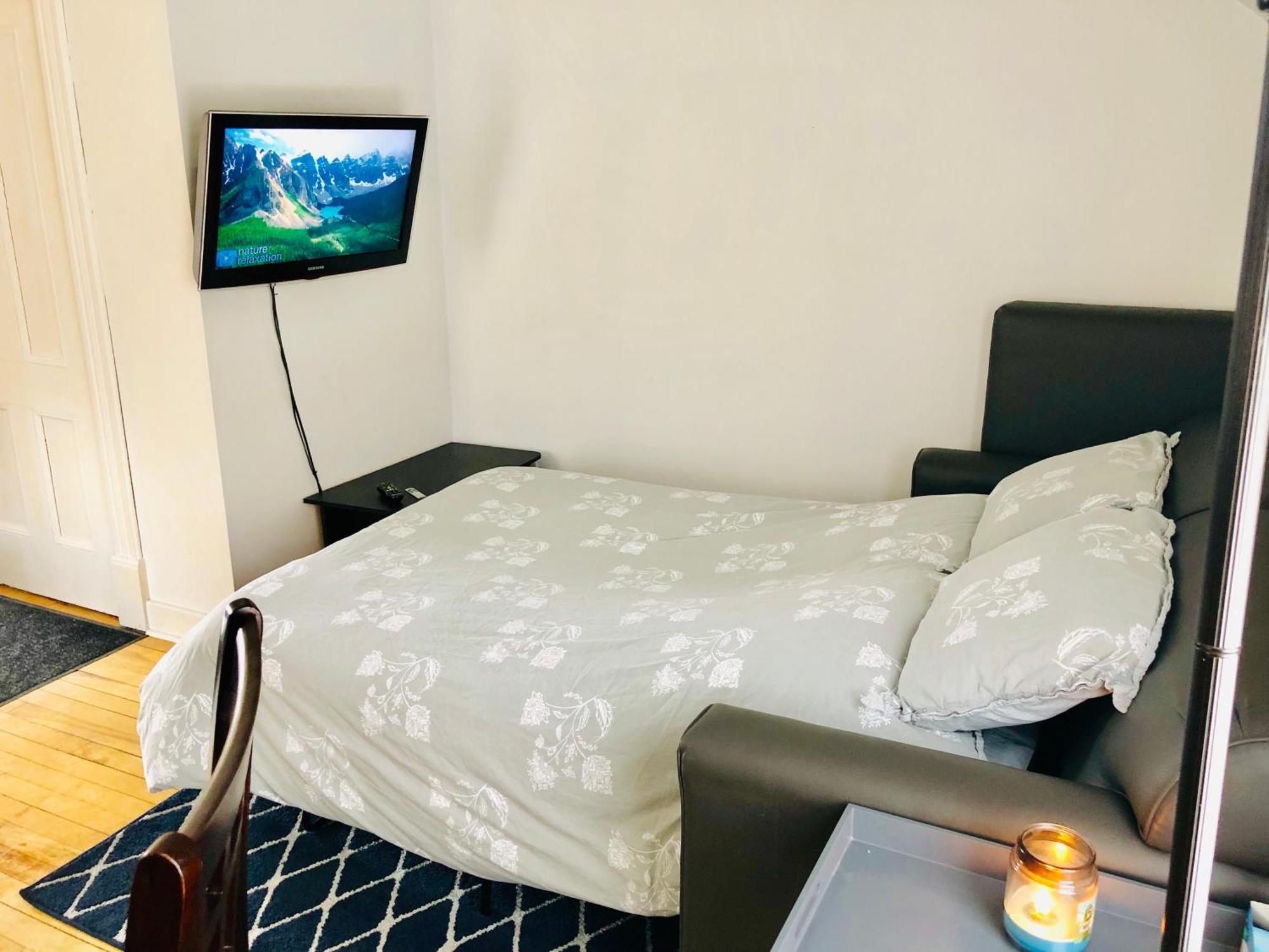 Apartment De La *